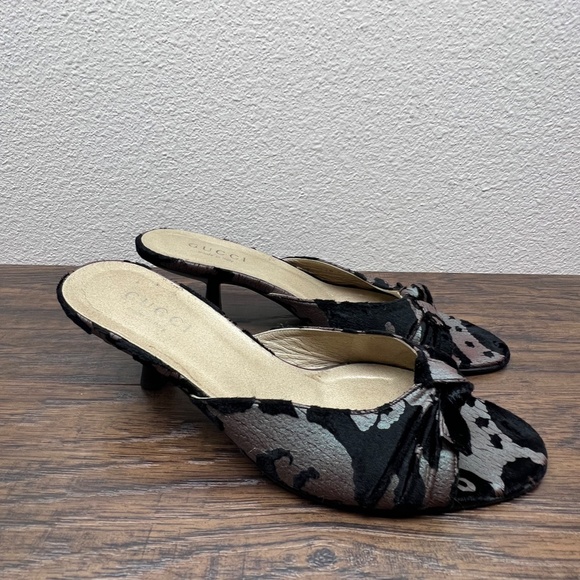 Gucci Shoes - GUCCI Women's Velvet Knot Bow Slide Kitten Heels Sandals Women's 7B